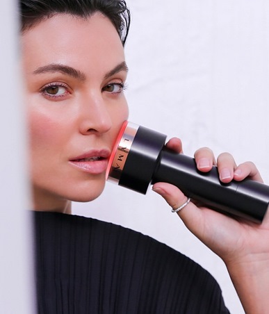 هكذا تحافظين على شباب بشرتك